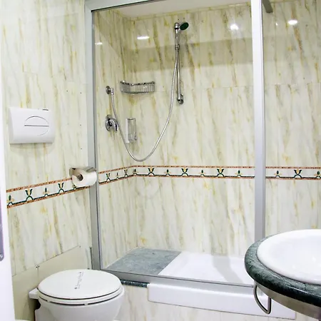 Pisacane Family Alojamento de Acomodação e Pequeno-almoço 3*