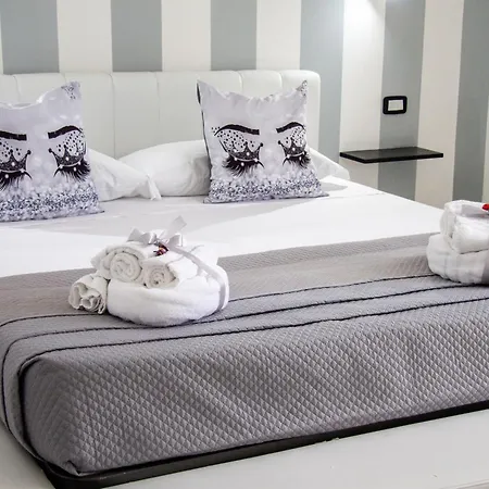 Alojamento de Acomodação e Pequeno-almoço Pisacane Family 3*